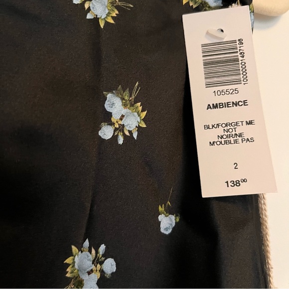 Aritzia Wilfred
Ambience Silk Skirt
Size 2 - Picture 8 of 9